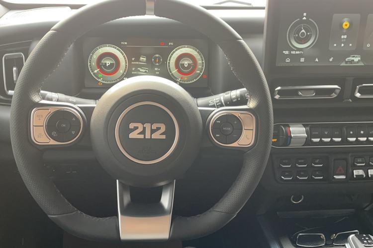 Used 212 T01 2024 2.0T Mechanic
