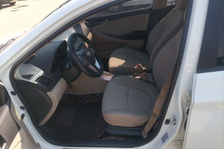 Used Hyundai Verna (older generation) 2014 1.4L Automatic Smart GLS Left Front Seat