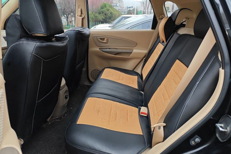 Used Hyundai Tucson 2009 2.0L Manual Two-Wheel Drive Fashion Edition Left Rear Seat