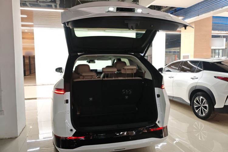 Used XPeng X9 2025 740 Ultra-Long Range Max