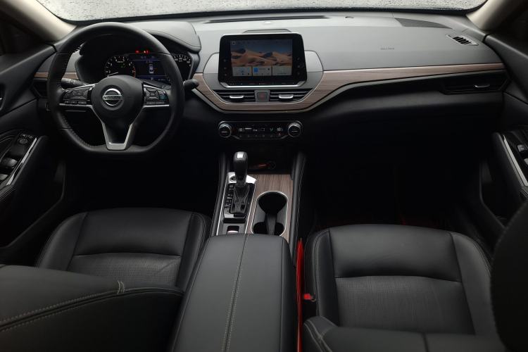 Used Nissan Teana 2021 2.0L XL Upper AD1 Smart Drive & Navigation Edition Center Console