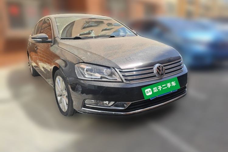 Used Volkswagen Magotan 2012 2.0 TSI Ultimate Edition Front Right 45 Deg