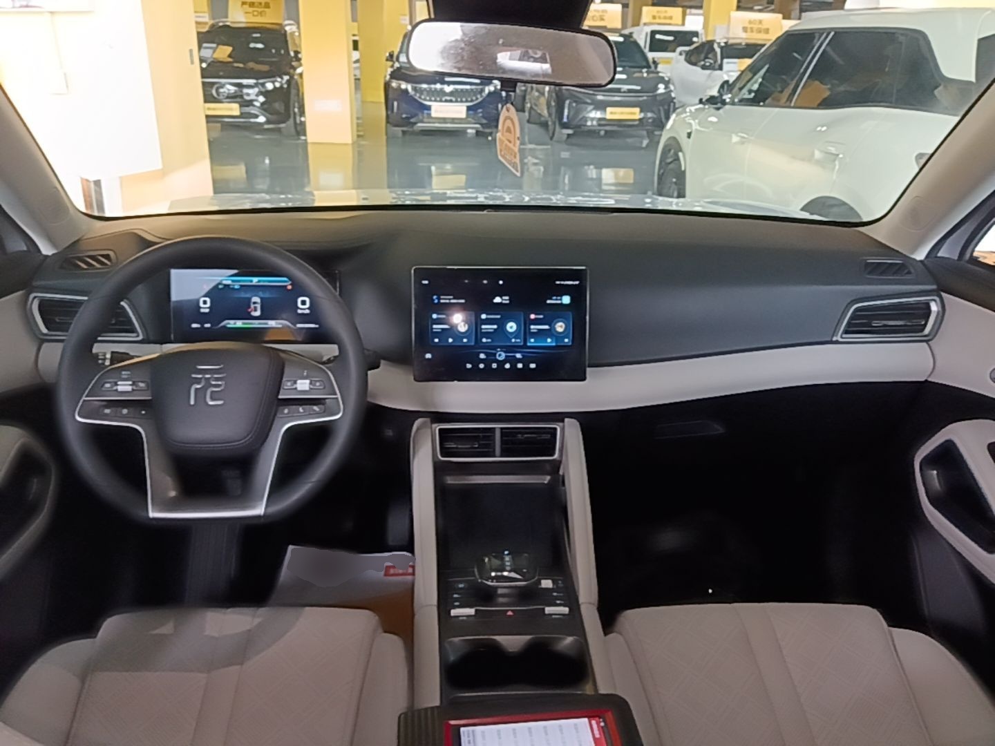 BYD Yuan UP 2024 401 km Active Version — снимка 12