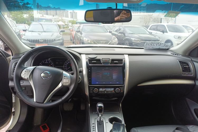 Used Nissan Teana 2018 2.0L XL Smart Upgrade Edition Center Console