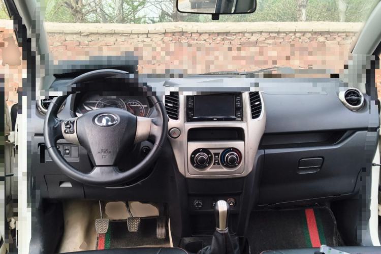 Used Great Wall M4 2012 1.5L Manual Comfort Version Center Console