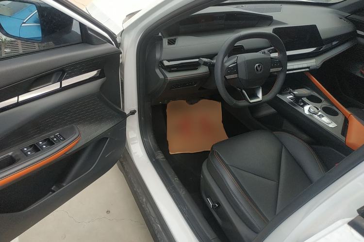 Used CHANGAN UNI-V 2022 1.5T Prestige Version