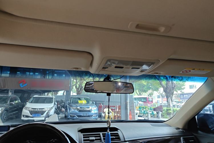 Used Toyota Camry 2015 Dual-Engine 2.5 HG Luxury Navigation Edition Headliner