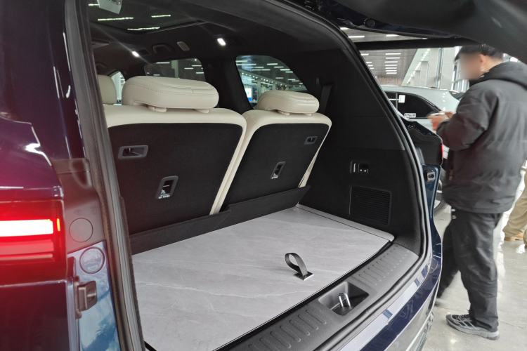 Used Deepal S09 2025 Four-Wheel Drive Ultra+ Custom Edition Trunk