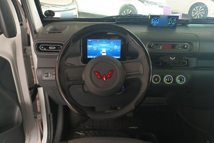 Used Wuling Zhiguang New Energy 2025 Model 305km Ambitious Edition Steering Wheel