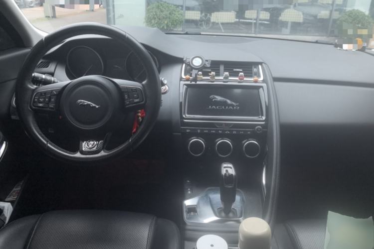 Used Jaguar E-PACE 2018 P200 China VI Center Console