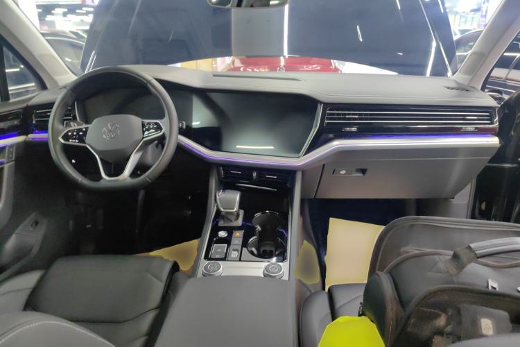 Used Volkswagen Touareg 2022 3.0 TSI Luxury Edition Black Diamond Sport Package