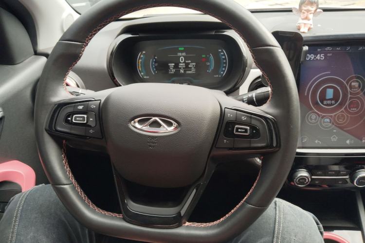 Used Chery Little Ant 2022 Sweet Pink Edition Half-Sugar Version Lithium Iron Phosphate 29.2 kWh 30 kW 301 km