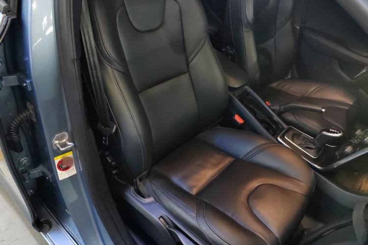 Used Volvo V40 2018 T3 Zhiyi Edition Right Front Seat