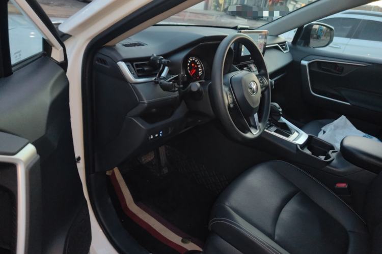 Used Toyota RAV4 2024 2.0L CVT Two-Wheel Drive Urban Edition
