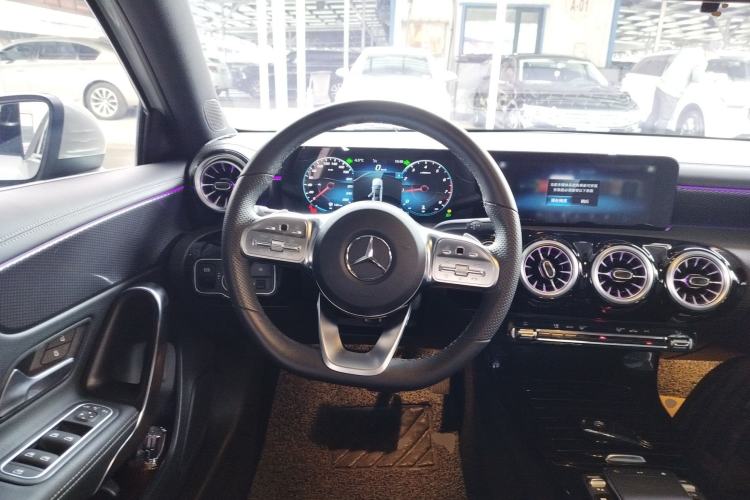 Used Mercedes-Benz A-Class 2022 Second Facelift A 200 L Sport Sedan Fashion Version
