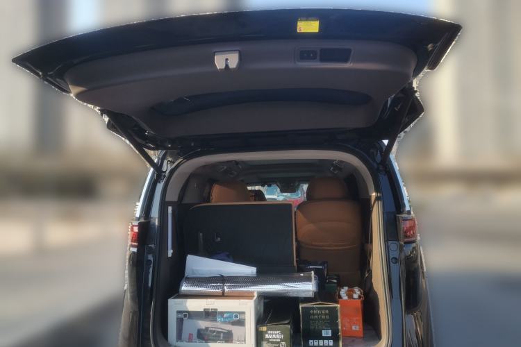 Used Denza D9 2022 DM-i 1040 Prestige Model