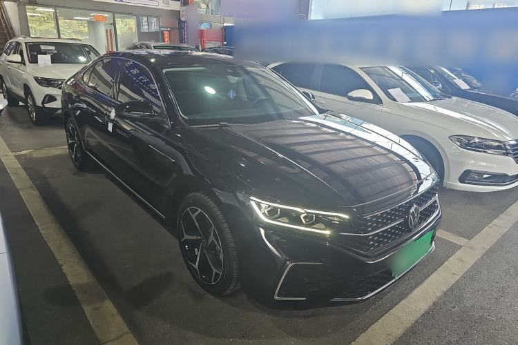 Used Volkswagen Passat 2023 330TSI Starry Luxury Edition
