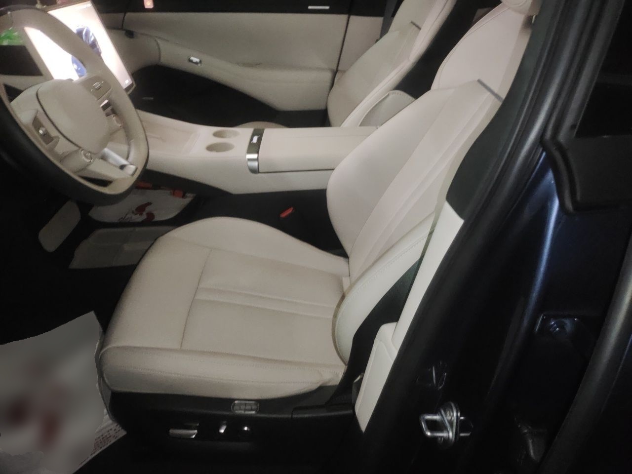 Xiaomi Auto YU7 2025 Ultra-Long Range High-Performance All-Wheel-Drive Max Edition — снимка 15