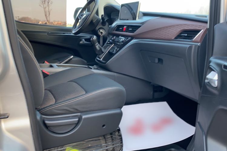 Used JAC Refine M3 2022 1.5T 7-Seater Standard Edition