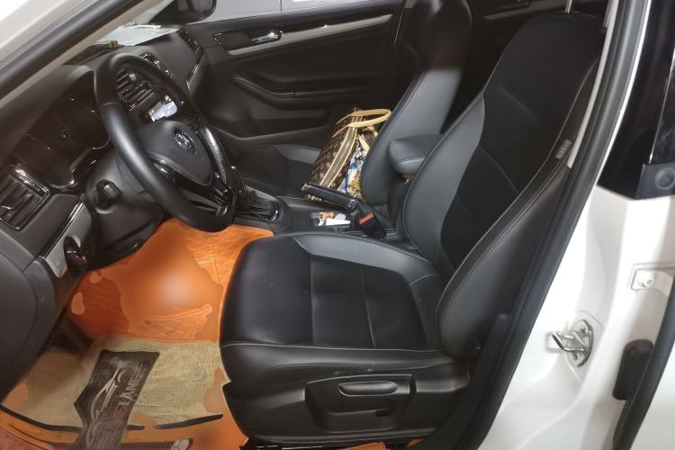 Used Volkswagen Sagitar 2017 230TSI Automatic Comfort Version Left Front Seat