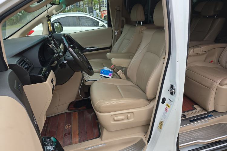 Used Toyota Alphard 2012 3.5L Luxury Edition
