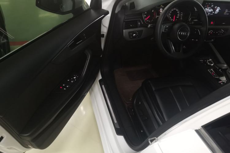 Used Audi A4L 2018 30th Anniversary Edition 40 TFSI Trendy Model