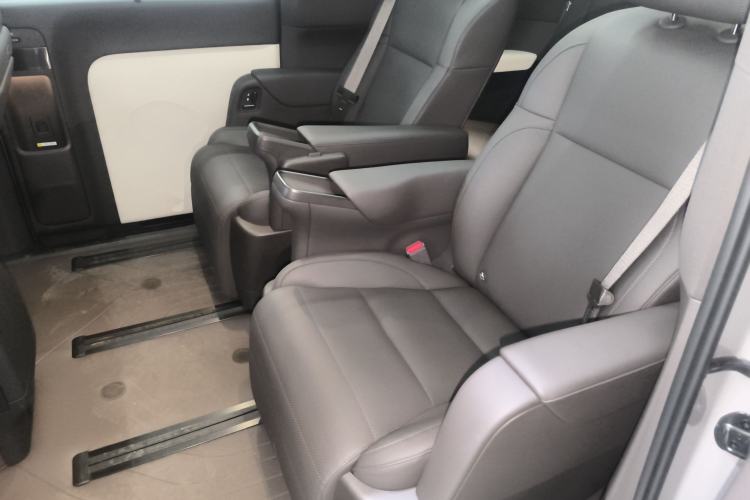 Used Li Auto MEGA 2024 Ultra Model
