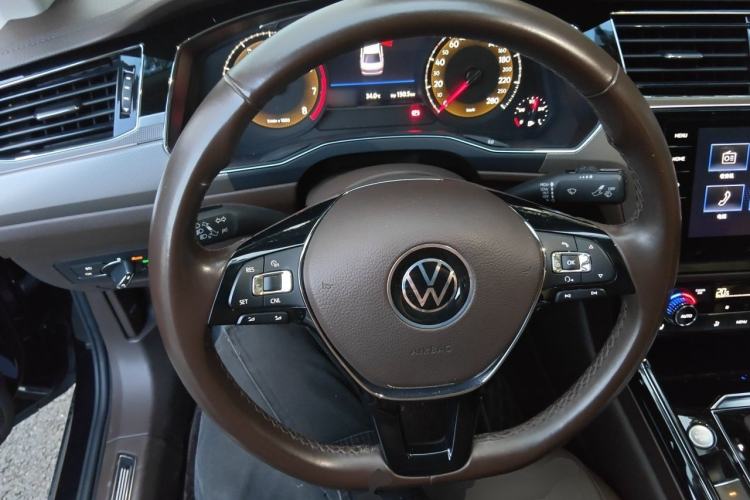 Used Volkswagen Phideon 2021 380TSI Luxury Edition
