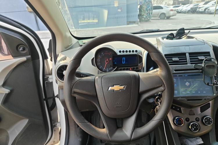 Used Chevrolet Aveo Sonic 2011 Sedan 1.4L MT SL