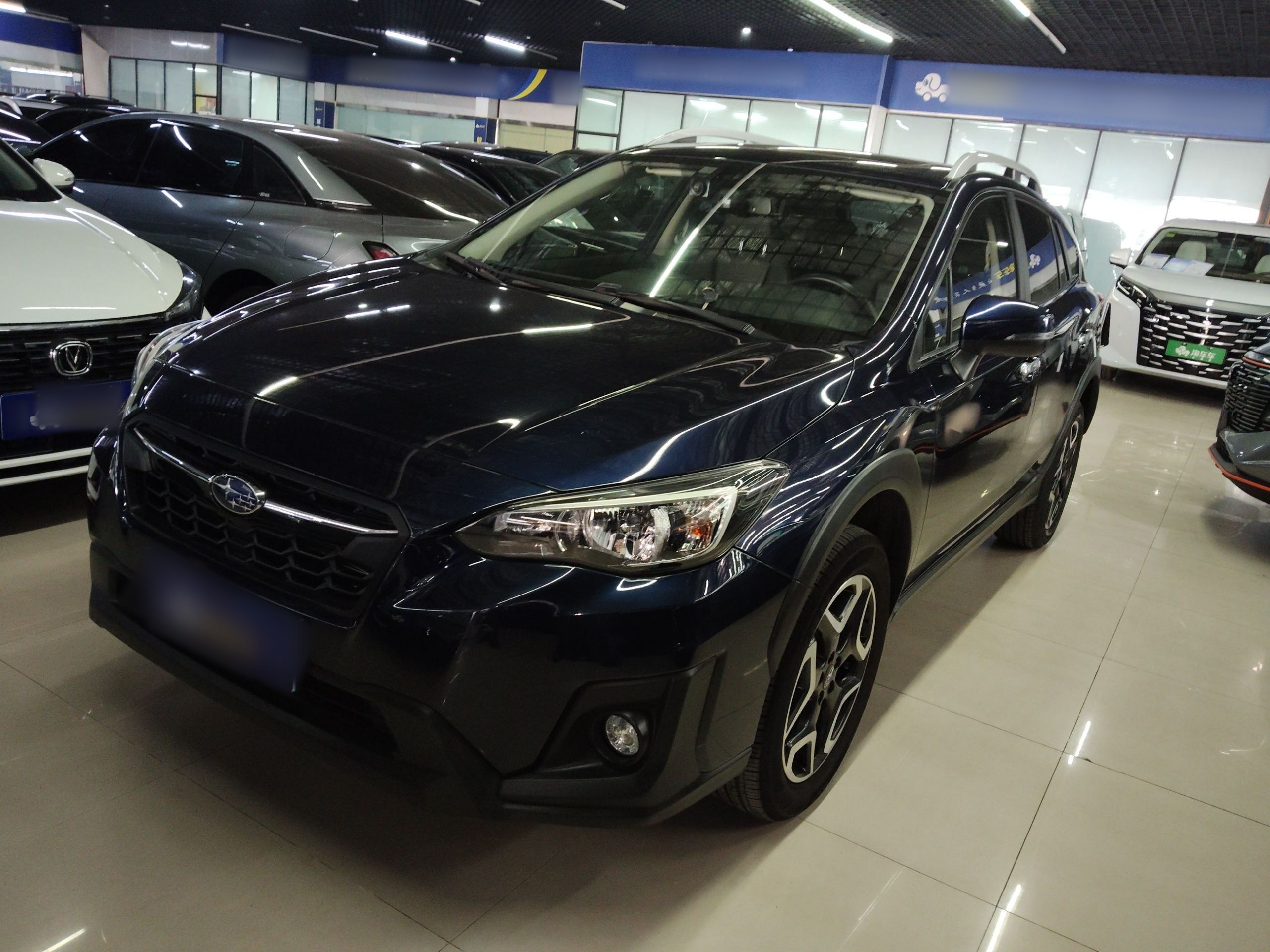 Под передней частью автомобиля