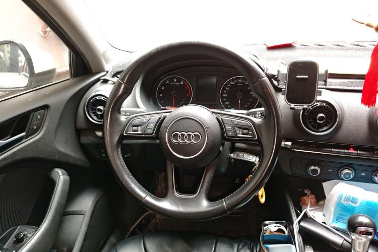 Used Audi A3 2017 Limousine 35 TFSI Ambition Edition
