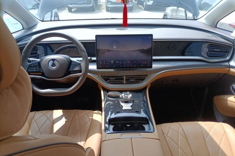 Used Denza D9 2024 DM-i 980 Four-Wheel Drive Prestige Model Center Console