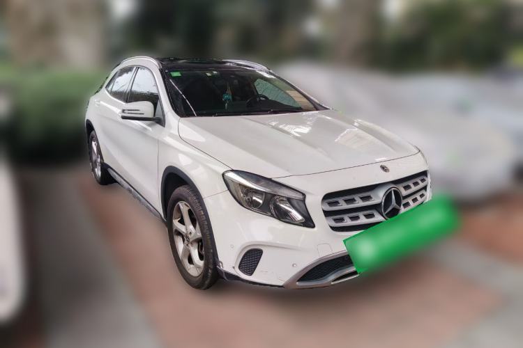 Used Mercedes-Benz GLA 2018 GLA 200 Sport Edition Front Right 45 Deg
