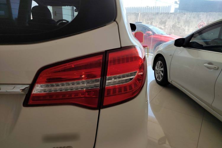 Used Haval H8 2015 2.0T Four-Wheel Drive Elite Model
