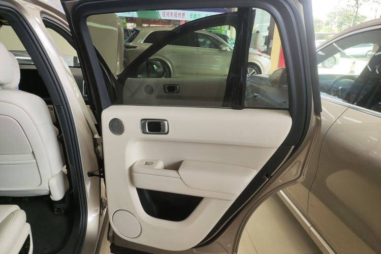 Used Li Auto L8 2024 Ultra Model
