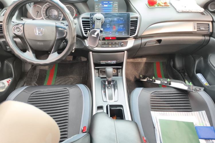 Used Honda Accord 2015 2.0L LX Comfort Edition Center Console