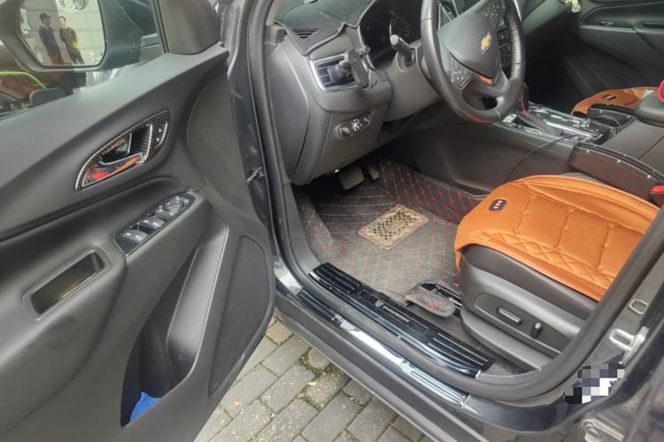 Used Chevrolet Equinox 2018 550T Automatic All-Wheel-Drive Explorer Edition Driver Seat