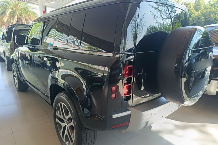 Used Land Rover Defender 2024 110 3.0T P400 X-DYNAMIC HSE Exterior 2