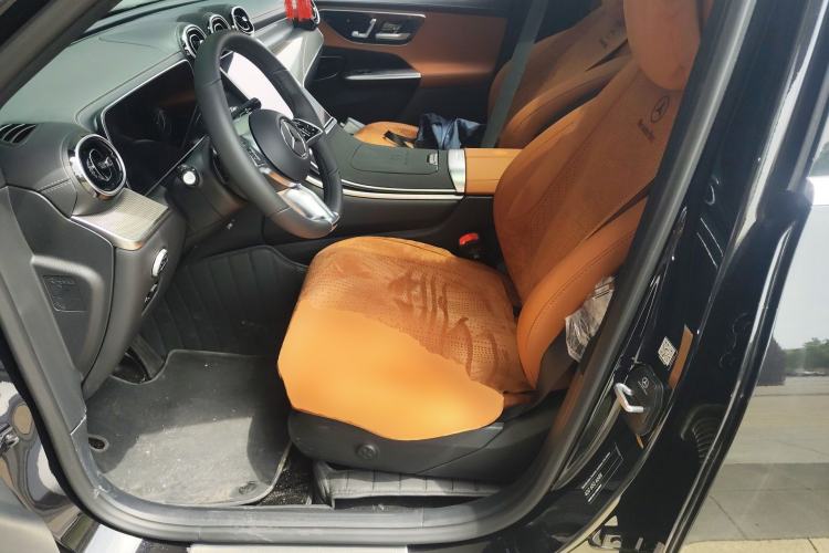 Used Mercedes-Benz GLC 2026 GLC 260 L 4MATIC Dynamic Model Left Front Seat