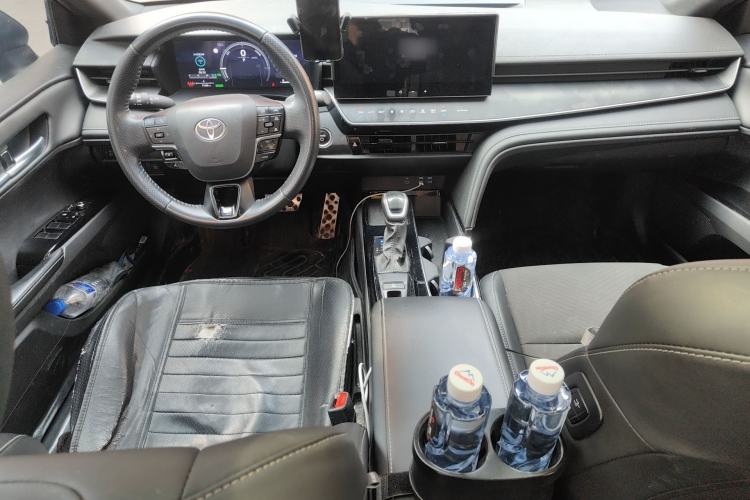 Used Toyota Camry 2024 Dual-Motor 2.0HS Sport Edition Center Console