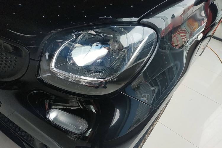 Used smart forfour 2018 1.0L 52 kW Dynamic Edition