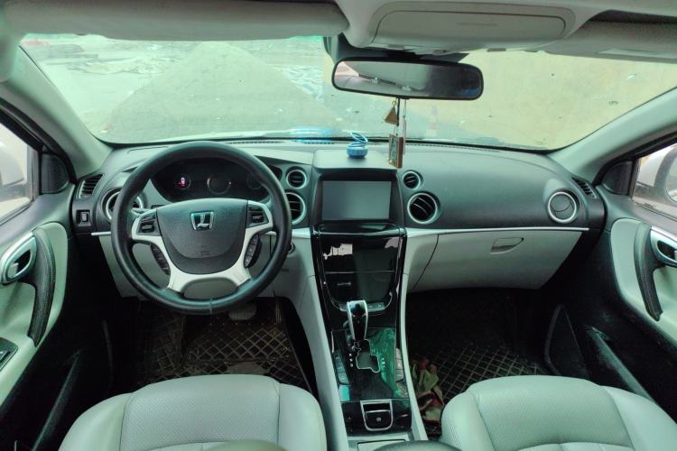 Used Luxgen Great 7 SUV 2014 2.2T Four-Wheel Drive Prestige Version Center Console