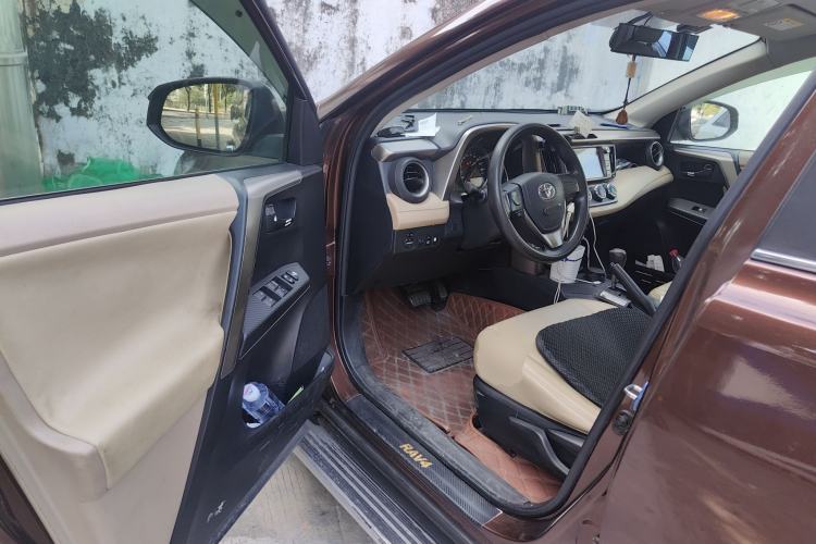 Used Toyota RAV4 2013 2.0L CVT Two-Wheel Drive Urban Edition