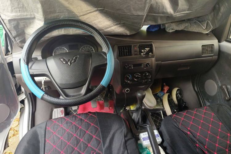 Used Wuling Rongguang 2021 1.5L Extended Basic Version L3C Center Console