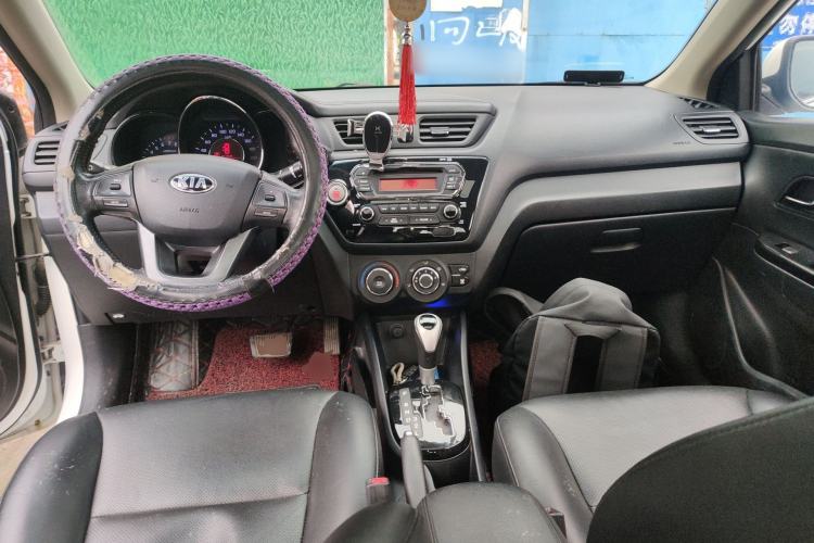 Used Kia K2 2012 Sedan 1.6L Automatic Transmission Premium Commemorative Edition Center Console