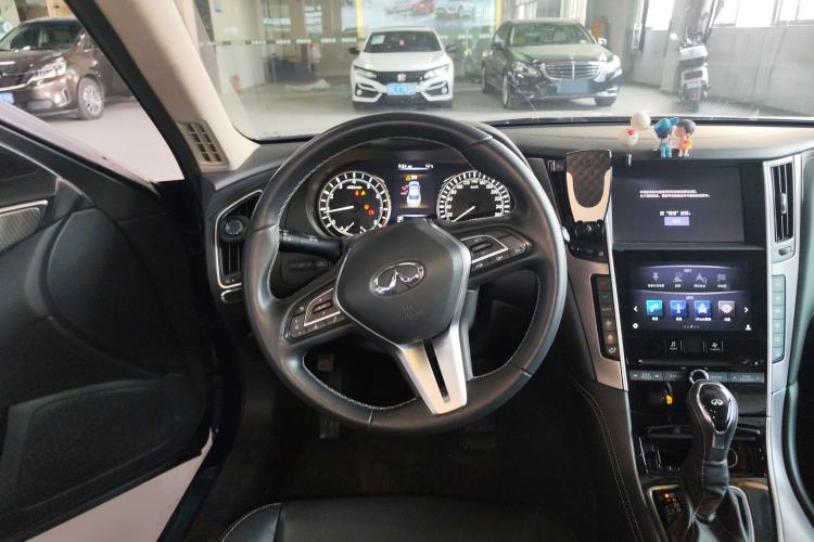 Used Infiniti Q50L 2018 2.0T Enjoyment Version China VI Standard