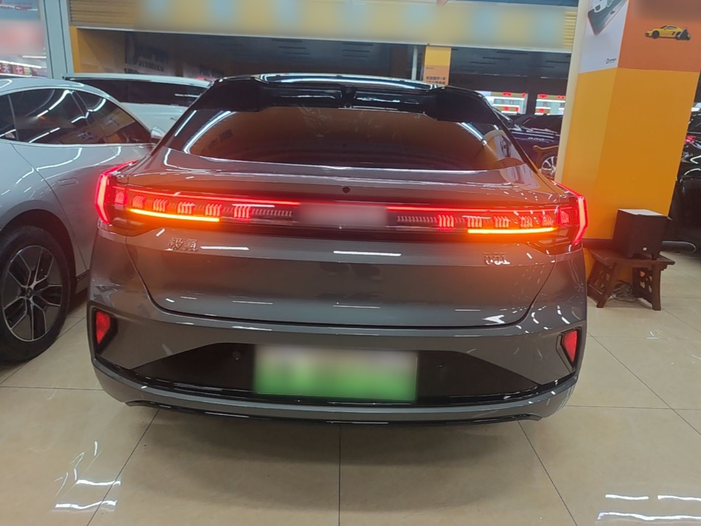Zeekr 001 2024 ME Edition 100 kWh All-Wheel Drive — снимка 5