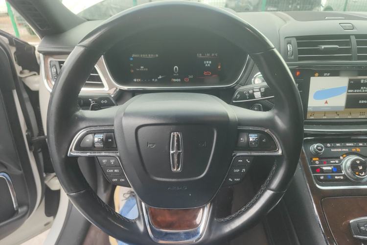 Used Lincoln Continental 2018 2.0T Two-Wheel Drive Luxury Edition Steering Wheel