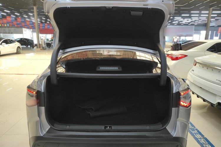 Used Toyota bZ3 2024 517 km Elite PRO Trunk