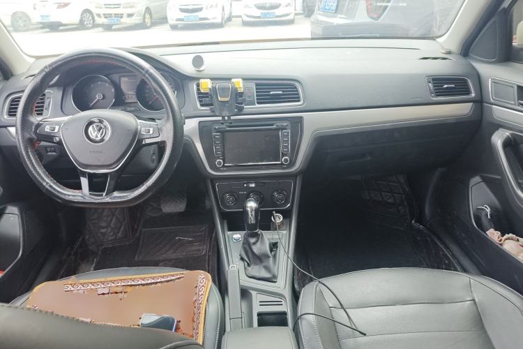 Used Volkswagen Gran Lavida 2017 180TSI DSG Comfort Edition Center Console